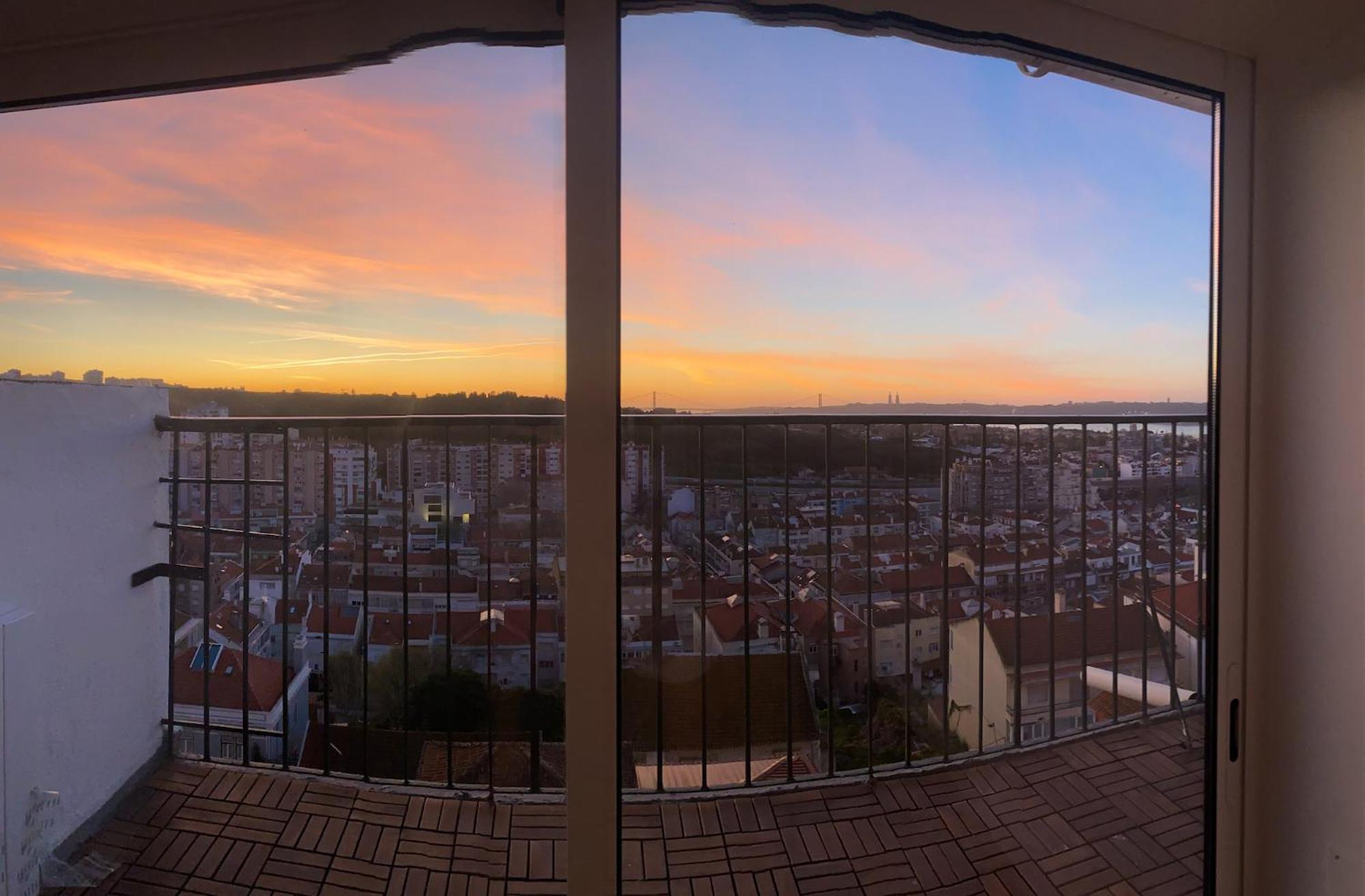 Ideally Located With Perfect Views Algés Eksteriør bilde