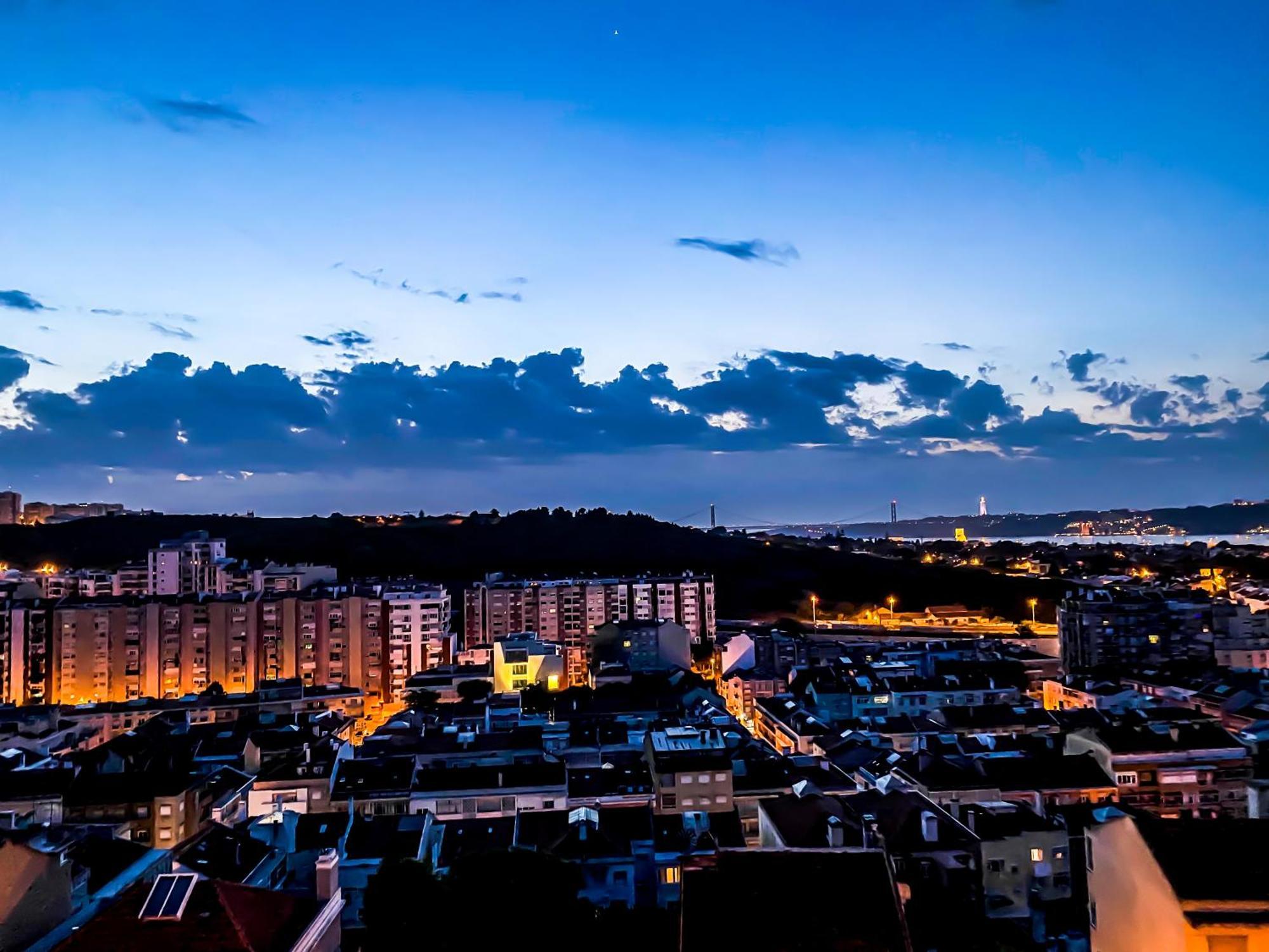 Ideally Located With Perfect Views Algés Eksteriør bilde