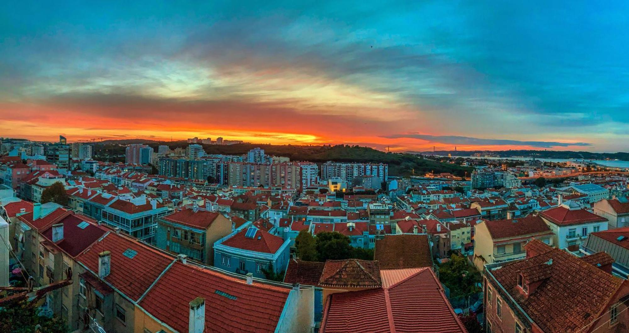 Ideally Located With Perfect Views Algés Eksteriør bilde