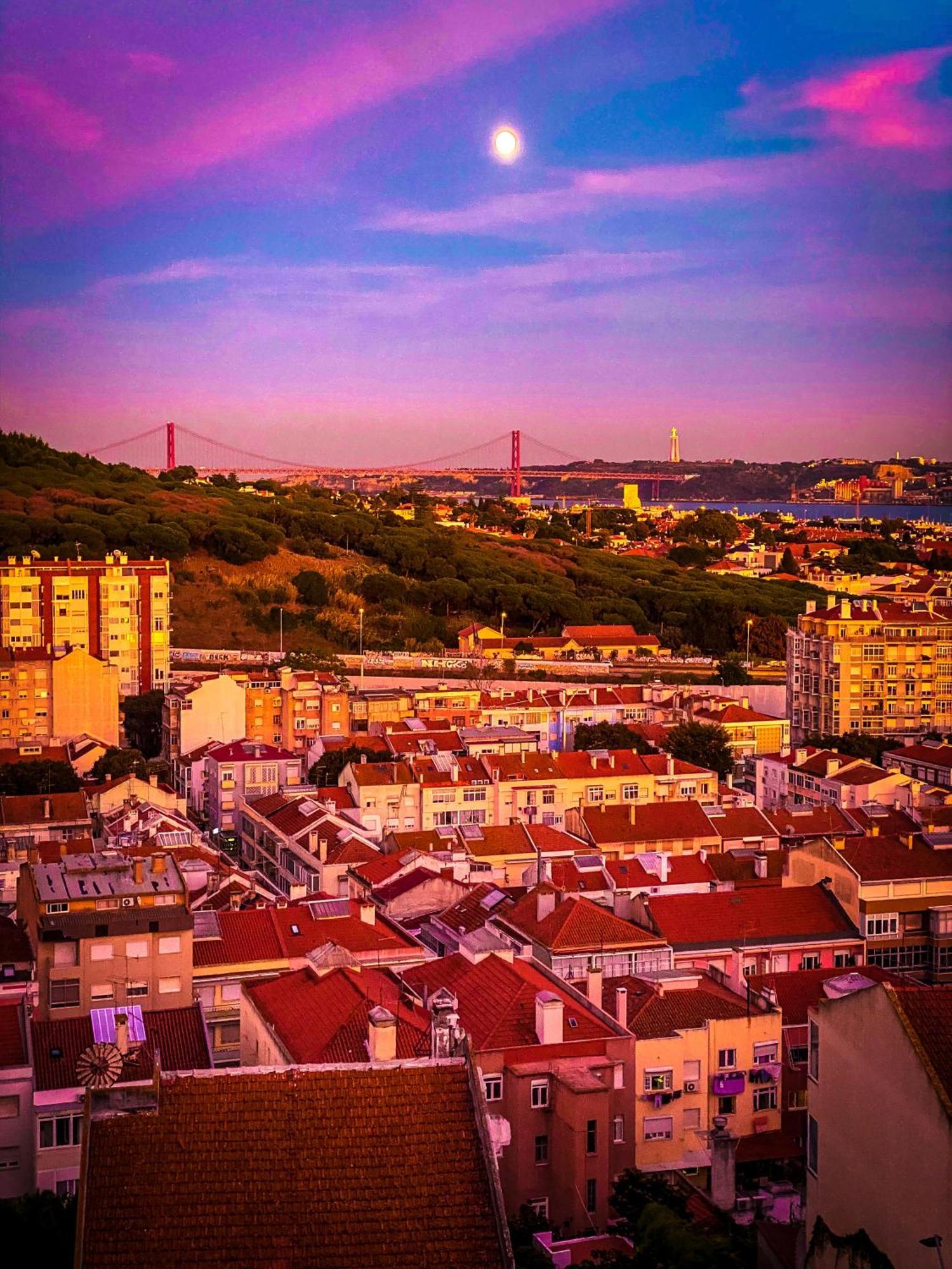 Ideally Located With Perfect Views Algés Eksteriør bilde